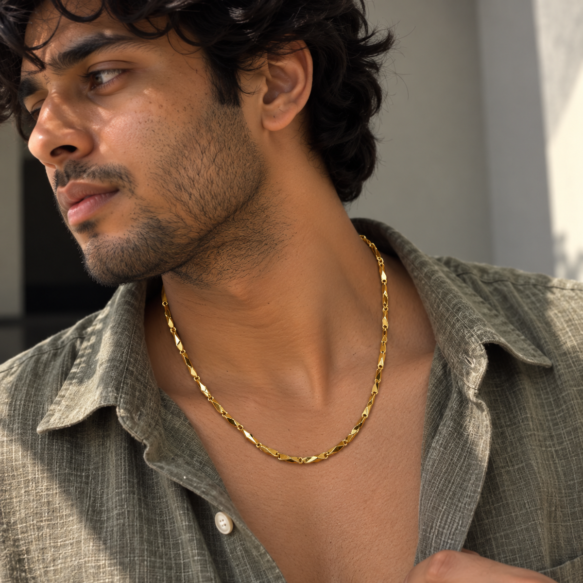 Faceted Twist Chain