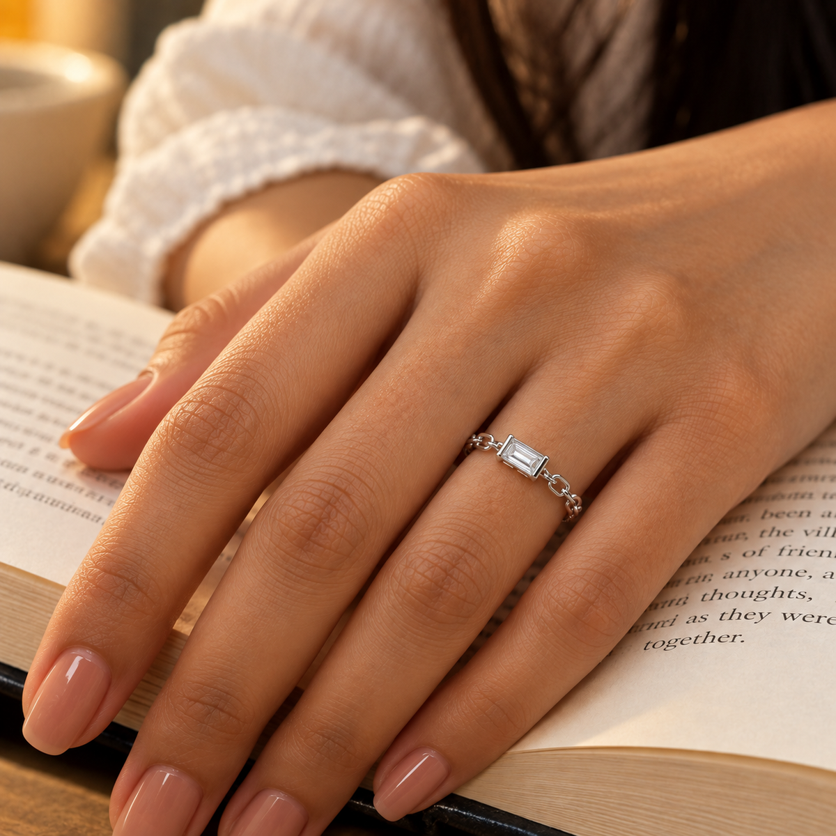 Lumière Chain Solitaire Ring