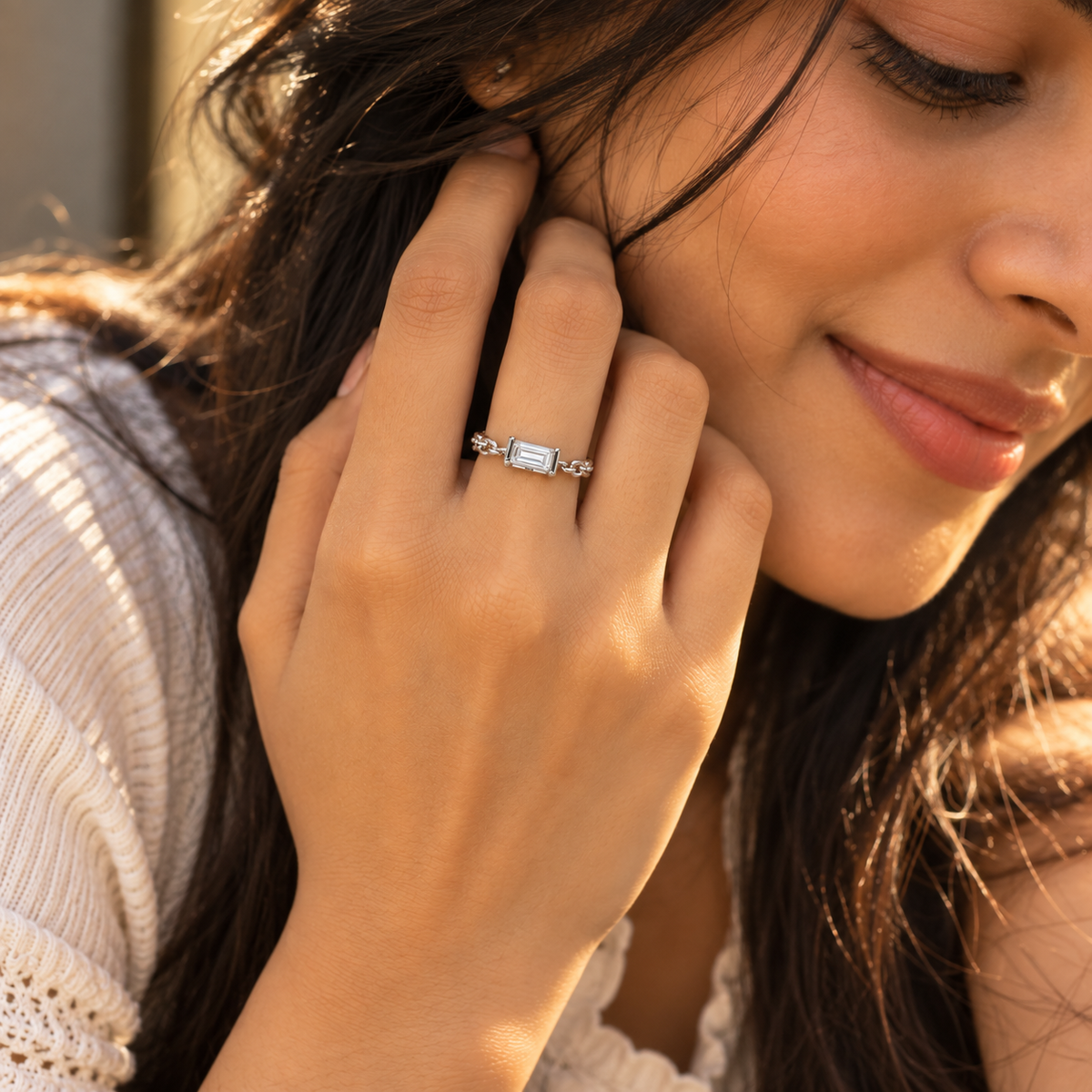 Lumière Chain Solitaire Ring