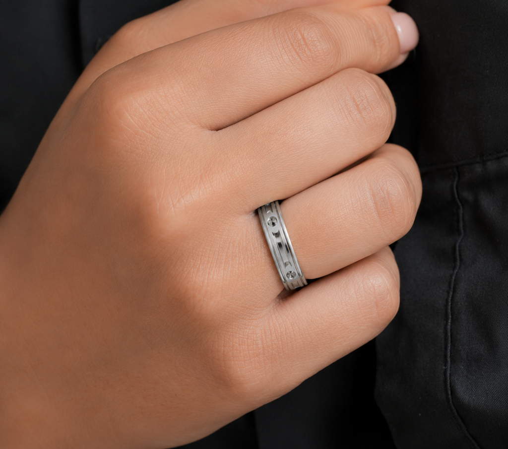 Cut-Out Wave Pattern Silver Band